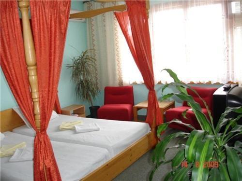 Family Hotel Natalis Chissarja Zimmer foto